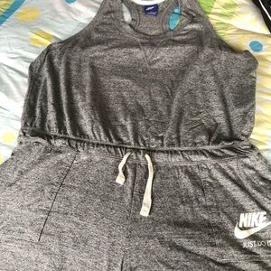 Women’s Nike shorts jumper